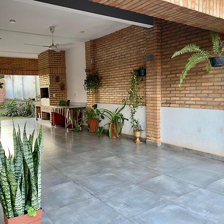 Moderna Y Unica Casa Independiente Con Jardin Y Estacionamiento Ciudad del Este Exterior foto