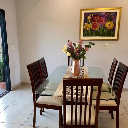 Moderna Y Unica Casa Independiente Con Jardin Y Estacionamiento Ciudad del Este Exterior foto
