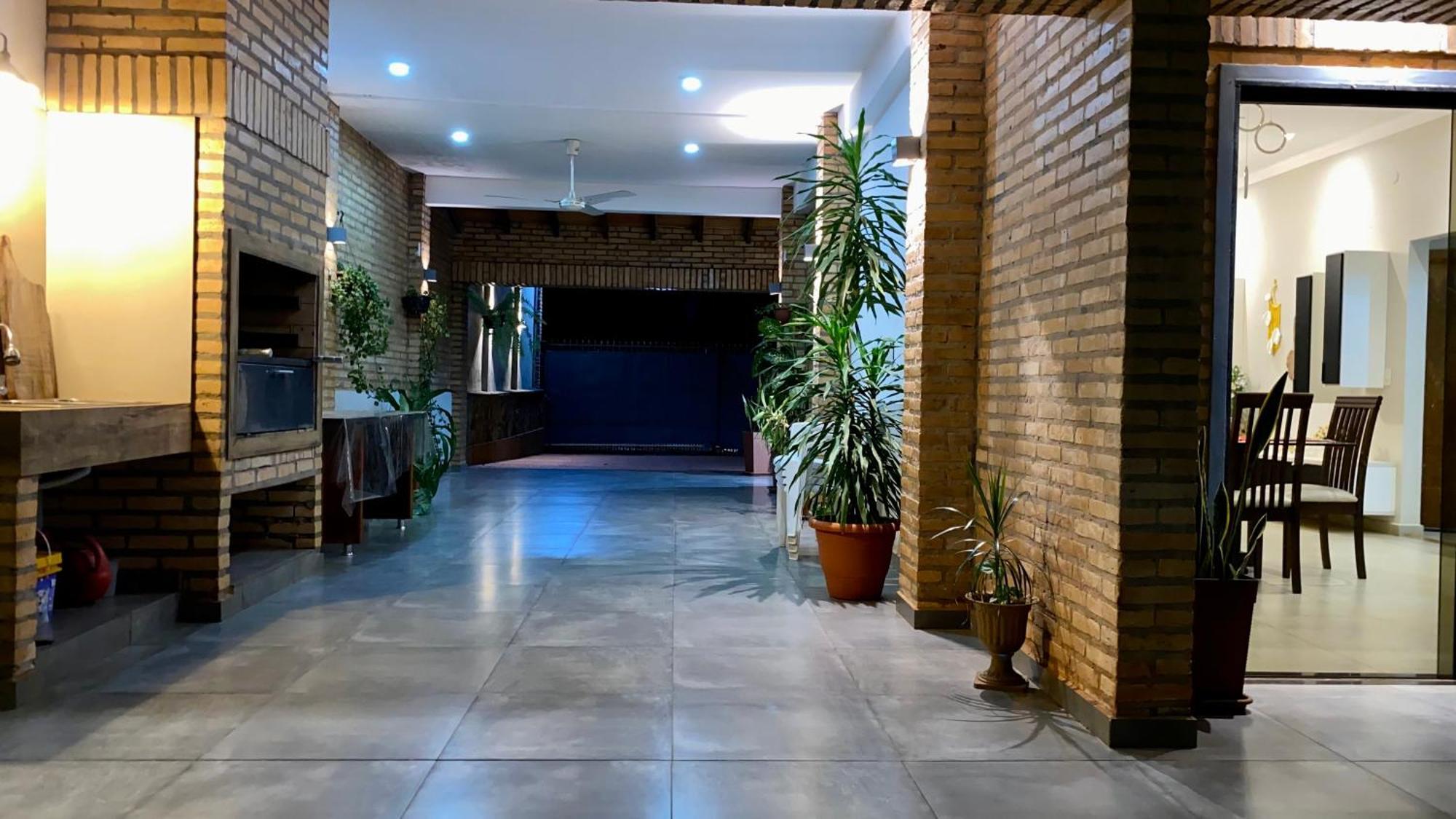 Moderna Y Unica Casa Independiente Con Jardin Y Estacionamiento Ciudad del Este Exterior foto